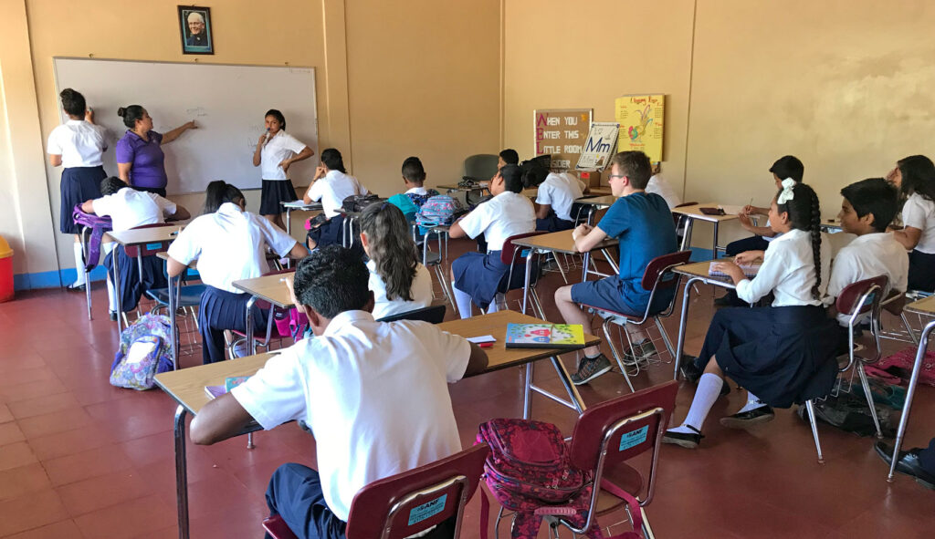 Estudiantes en una aula de NPH Nicaragua