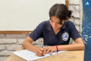 Joven estudiando en la escuela de NPH Honduras, empoderando a traves de la educación | Fundación NPH