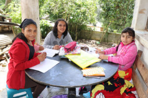 Hermanas de Guatemala vuelven a vivir con su familia gracias al programa NPH UnaFamilia Unida