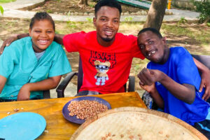 Sonrisas de niños haitiano beneficiarios del programa de rehabilitación de NPH