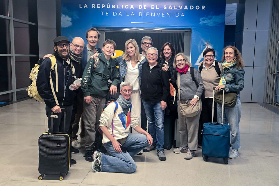 Viajeros solidarios españoles viajan a NPH EL SAlvador al torneo Un Gol POr la Paz